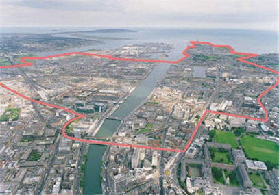 Dublin -  Vue aérienne de l'ancien quartier des docks réhabilité, 2006.