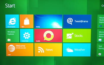 windows 8 s'inspire des carreaux d'applications 'metro' de windows phone 7. 